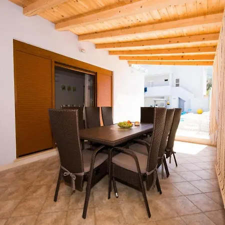 Belmondo Дом отдыха Груда